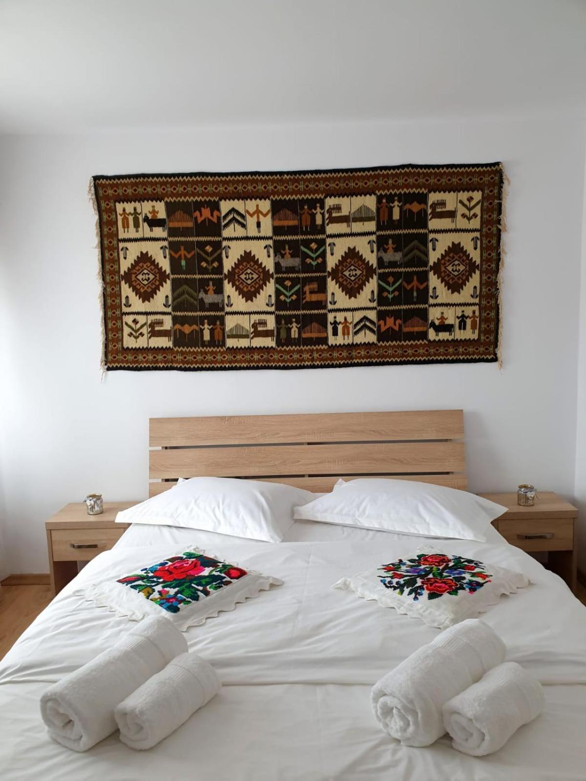 Casa Tomsa Bed and Breakfast Rozavlea Rum bild