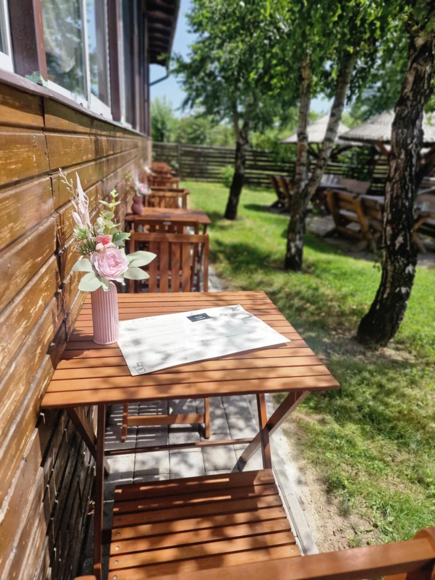 Casa Tomsa Bed and Breakfast Rozavlea Exteriör bild