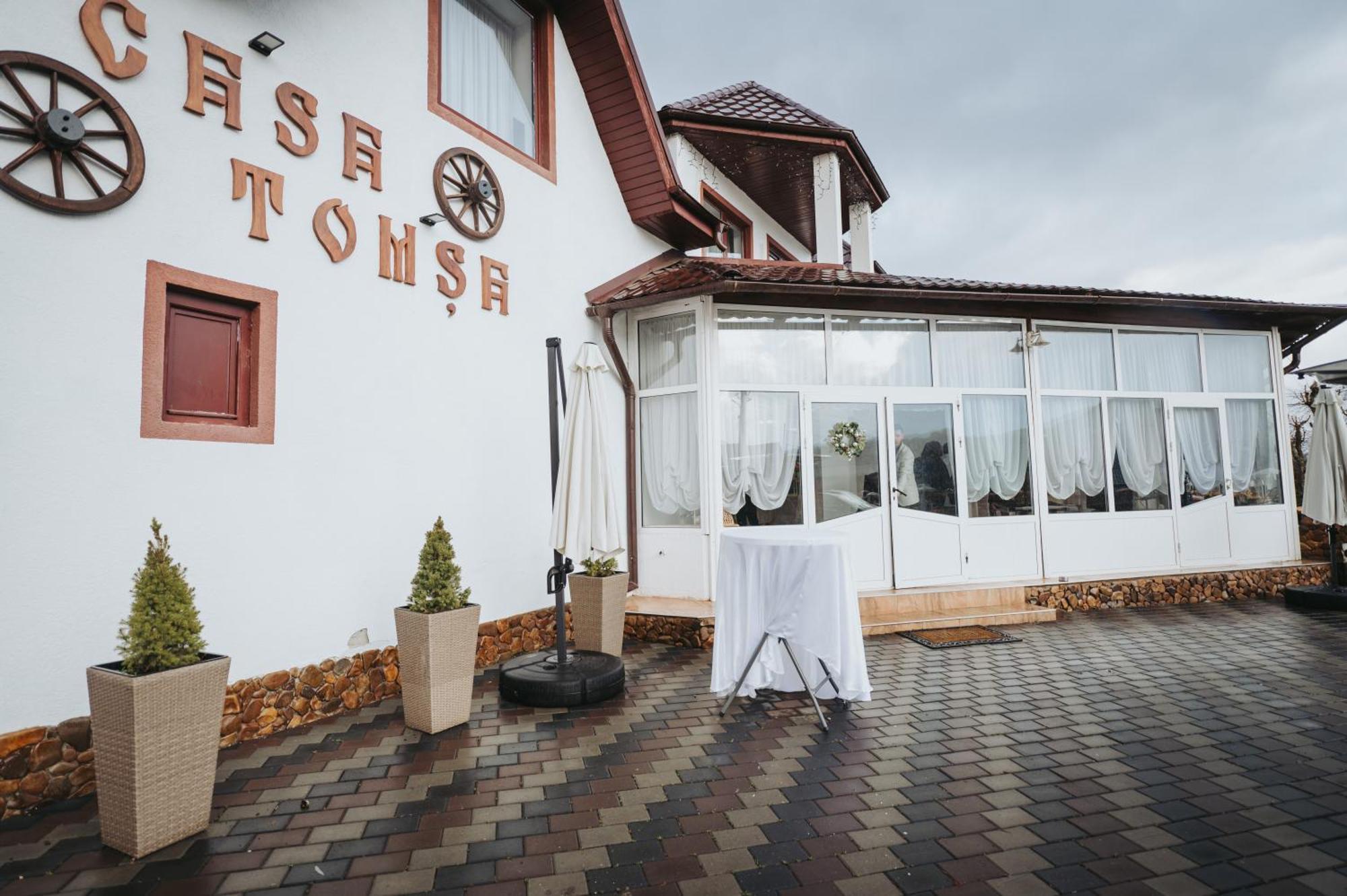 Casa Tomsa Bed and Breakfast Rozavlea Exteriör bild